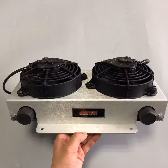 Масляный радиатор коробки передач двигателя с вентилятором